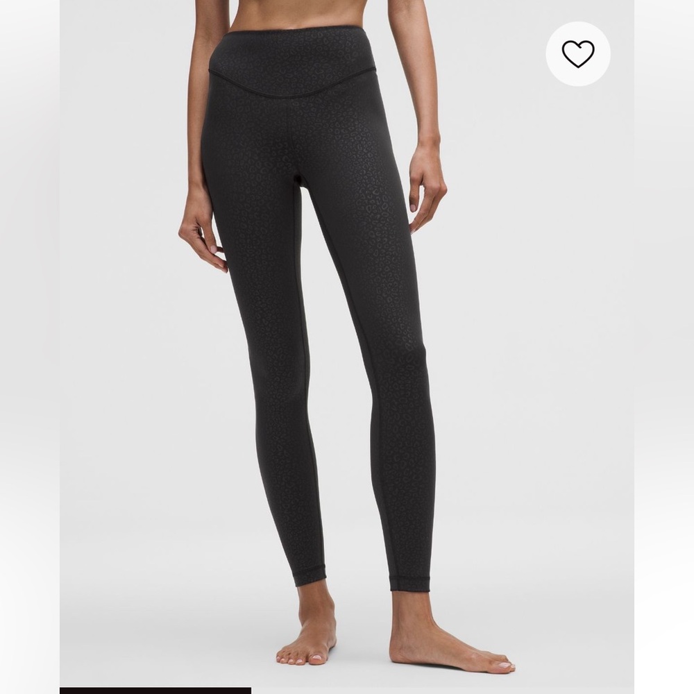 NWT!! Lululemon Wunder Under SmoothCover High-Rise
Tight 28"